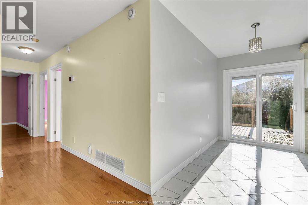 4305 Golfcourse Crescent, Windsor, Ontario  N9G 2P5 - Photo 13 - 25032091