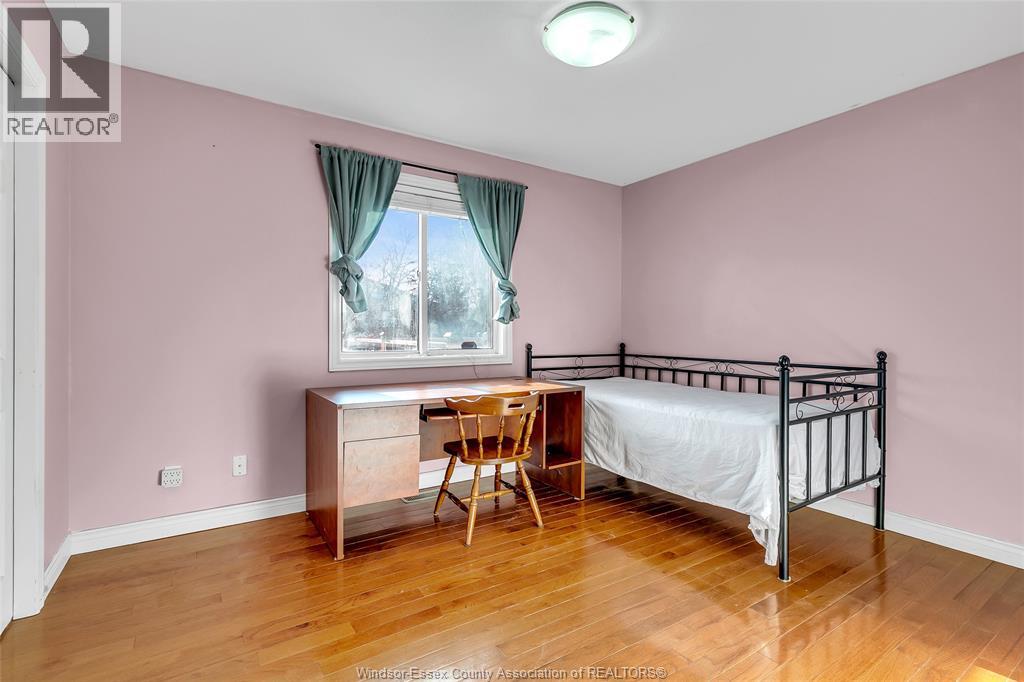 4305 Golfcourse Crescent, Windsor, Ontario  N9G 2P5 - Photo 17 - 25032091