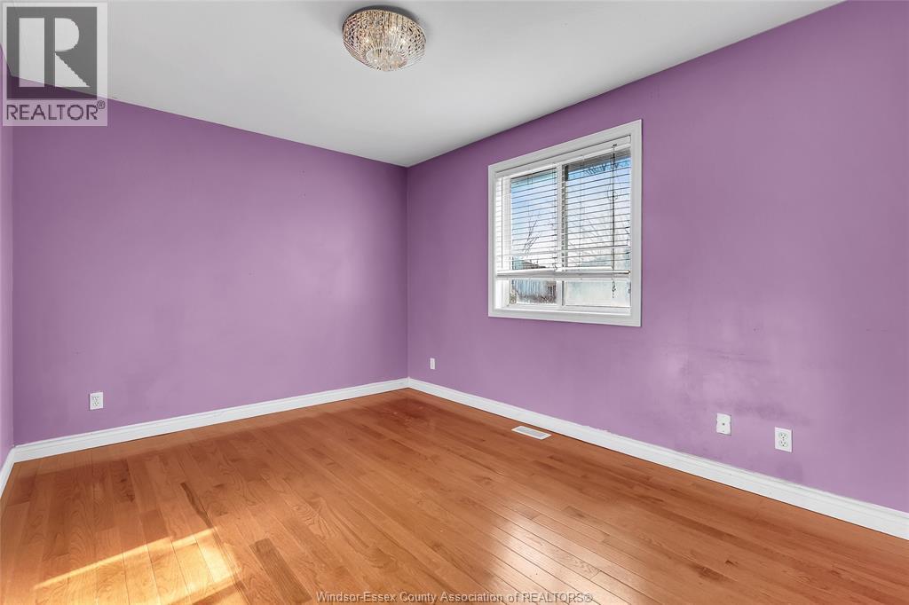 4305 Golfcourse Crescent, Windsor, Ontario  N9G 2P5 - Photo 18 - 25032091