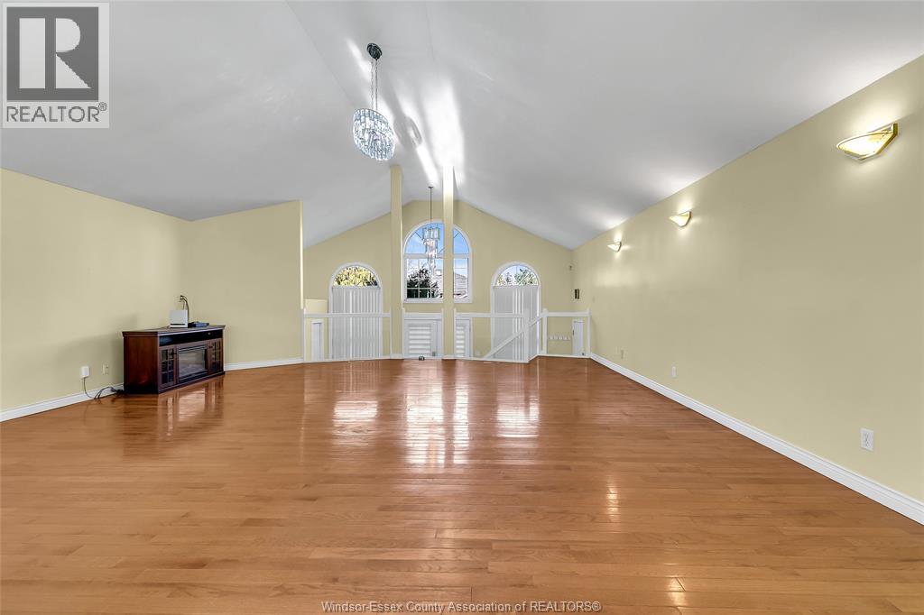 4305 Golfcourse Crescent, Windsor, Ontario  N9G 2P5 - Photo 8 - 25032091