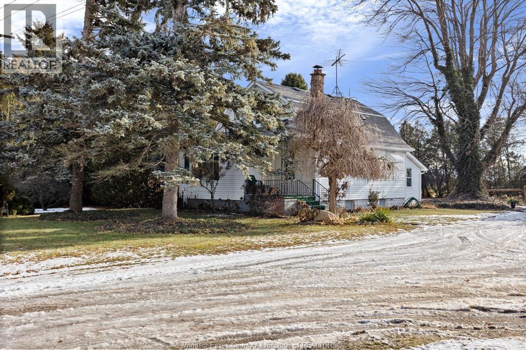 424 County Rd 14, Kingsville, Ontario  N0R 1B0 - Photo 1 - 25031719