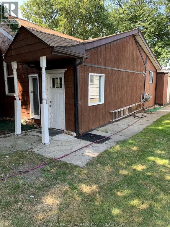 13648 Riverside Drive East, Tecumseh, Ontario  N8N 2M8 - Photo 2 - 26000013