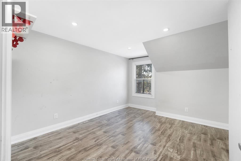 1657 Martindale, Windsor, Ontario  N9B 1G7 - Photo 11 - 26000274