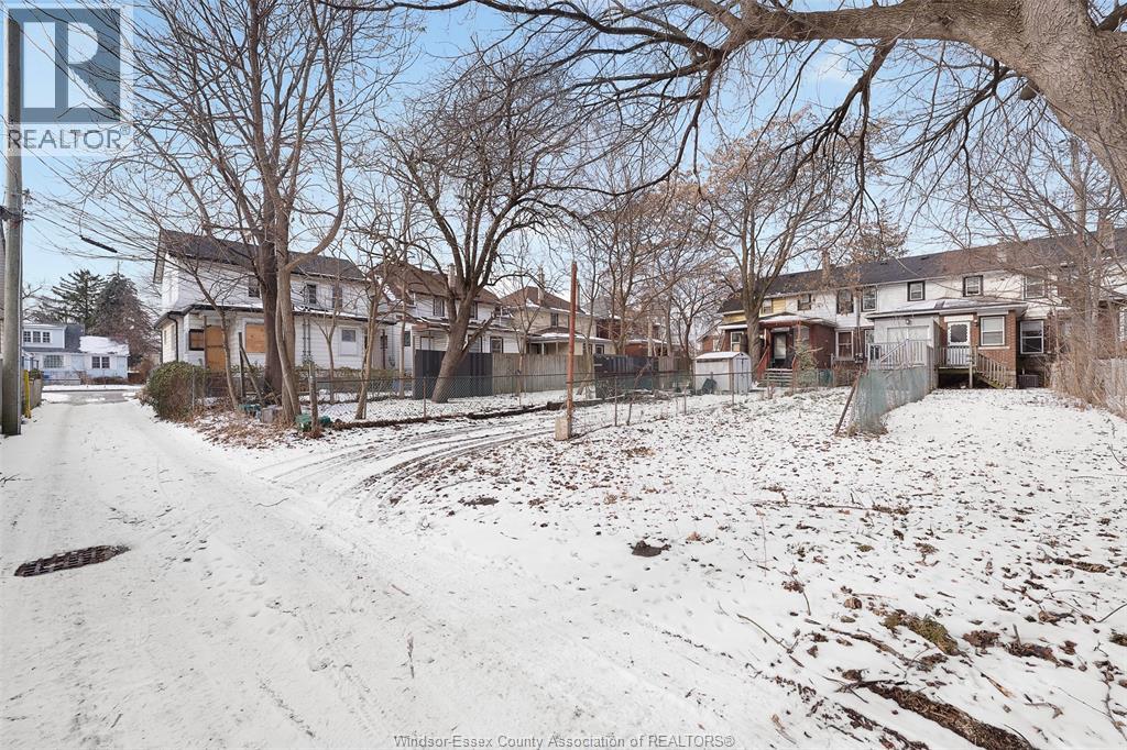 1657 Martindale, Windsor, Ontario  N9B 1G7 - Photo 21 - 26000274