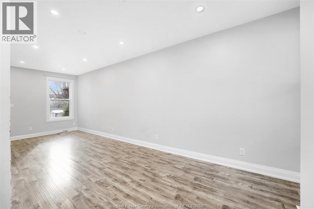 1657 Martindale, Windsor, Ontario  N9B 1G7 - Photo 4 - 26000274