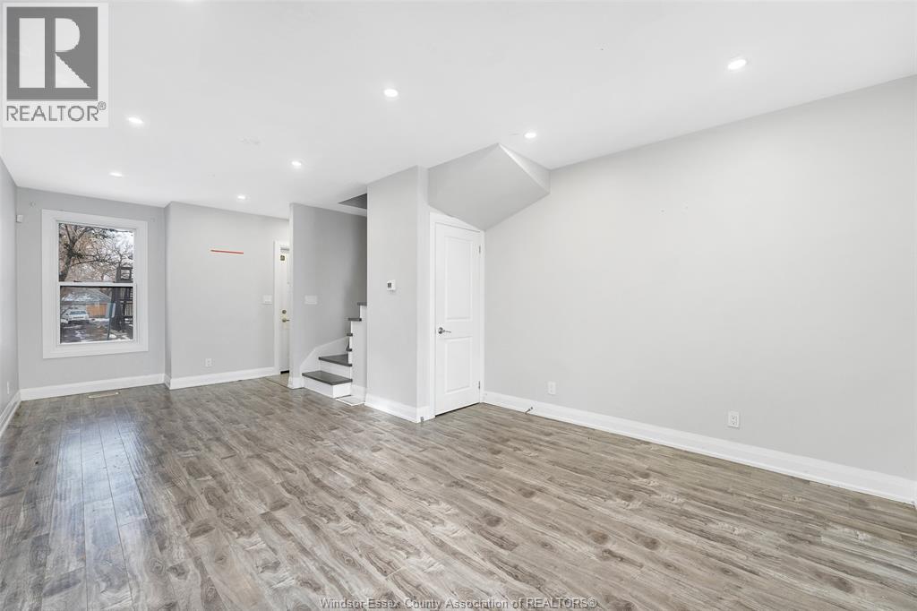 1657 Martindale, Windsor, Ontario  N9B 1G7 - Photo 6 - 26000274