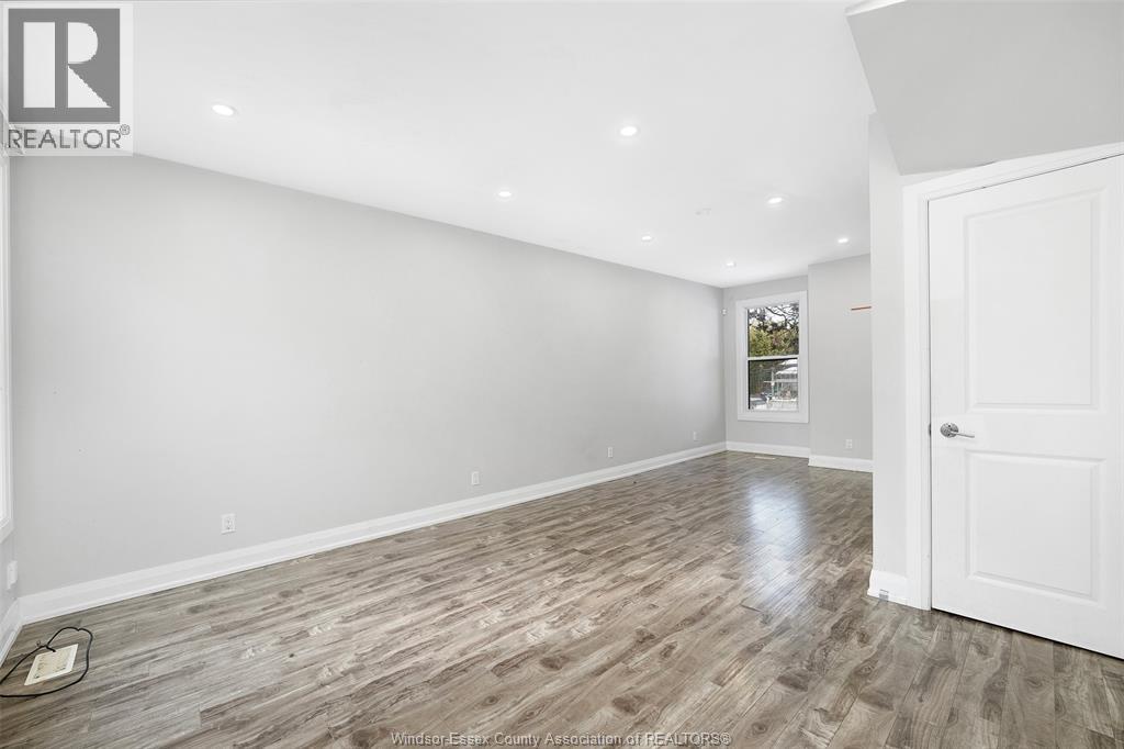1657 Martindale, Windsor, Ontario  N9B 1G7 - Photo 7 - 26000274