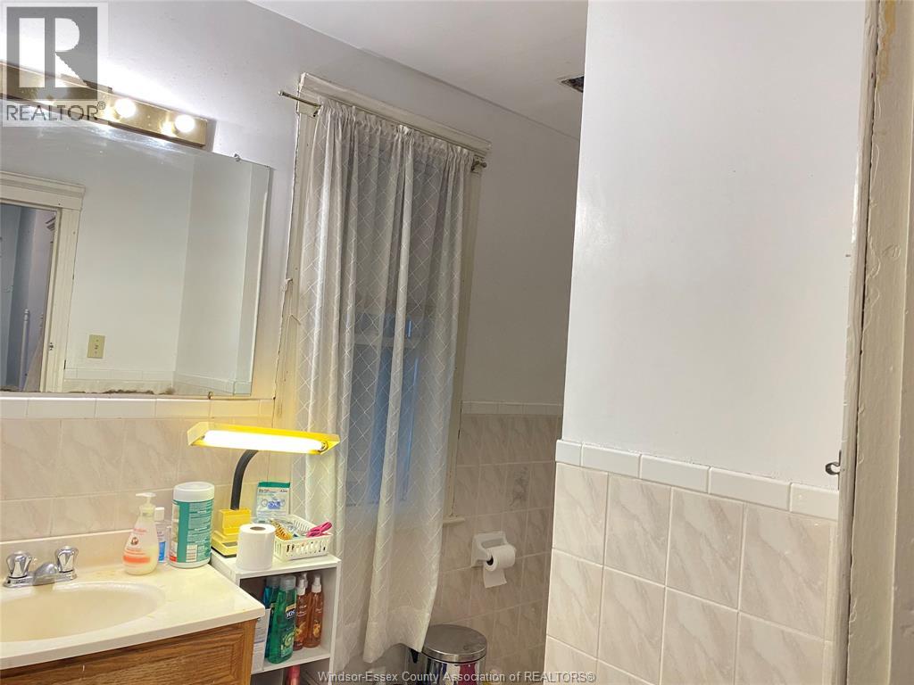 876 Dougall Avenue, Windsor, Ontario  N9A 4R1 - Photo 4 - 26000140