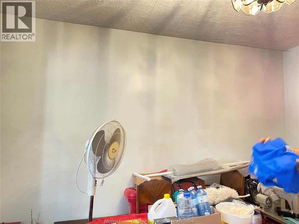 876 Dougall Avenue, Windsor, Ontario  N9A 4R1 - Photo 5 - 26000140