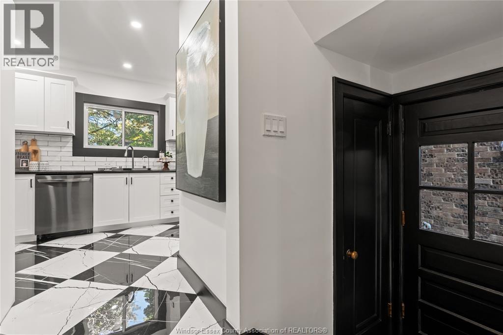 2163 Victoria, Windsor, Ontario  N8X 1P8 - Photo 20 - 26000312