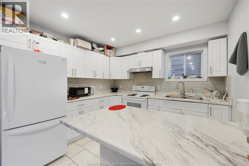 926 Curry Avenue, Windsor, Ontario  N9B 2C5 - Photo 10 - 26000381