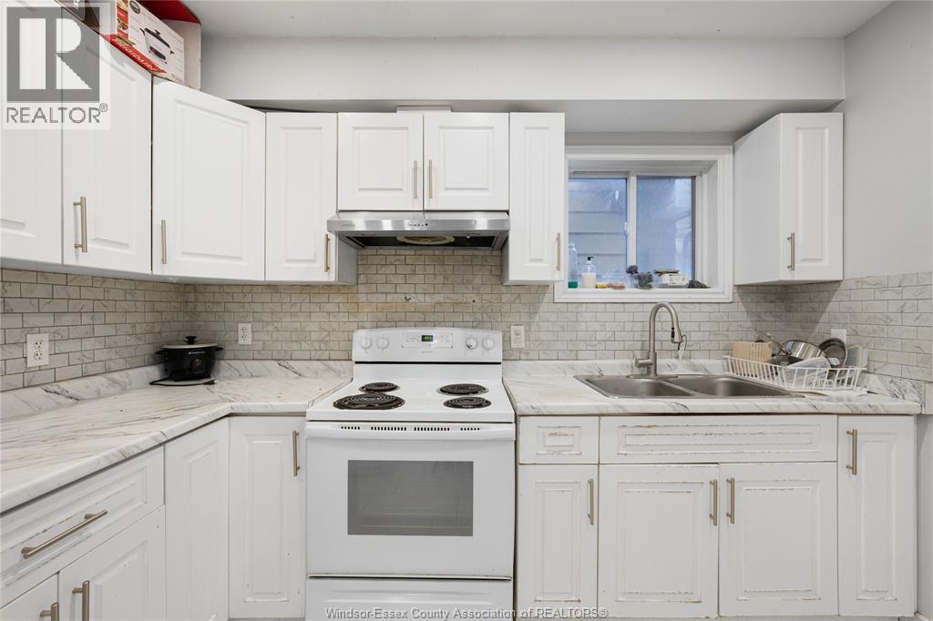 926 Curry Avenue, Windsor, Ontario  N9B 2C5 - Photo 11 - 26000381