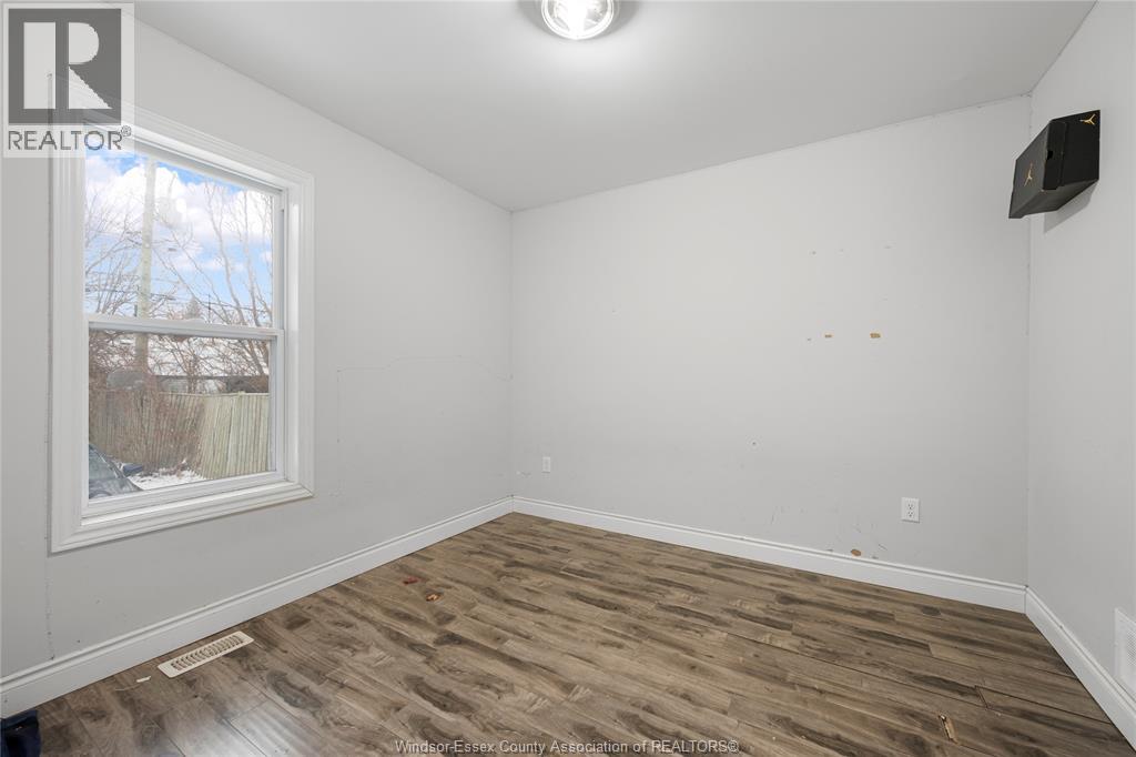 926 Curry Avenue, Windsor, Ontario  N9B 2C5 - Photo 14 - 26000381