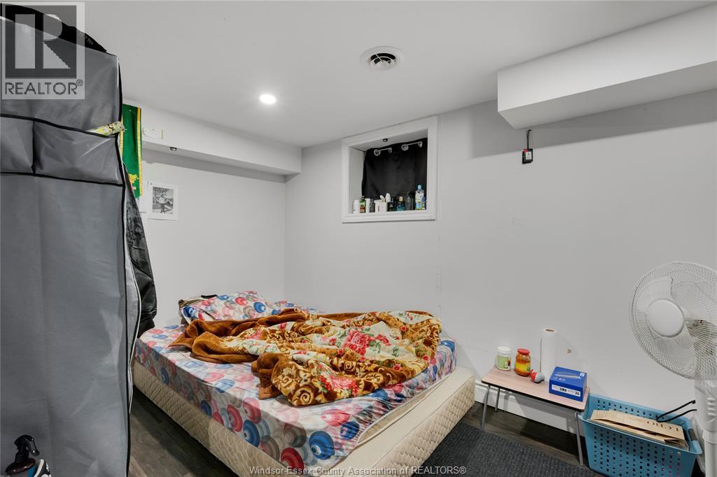 926 Curry Avenue, Windsor, Ontario  N9B 2C5 - Photo 25 - 26000381