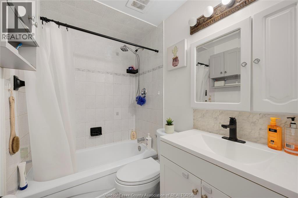 6384 Thornberry Crescent, Windsor, Ontario  N8T 3A2 - Photo 17 - 26000533