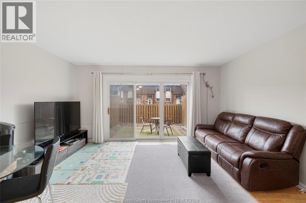 6384 Thornberry Crescent, Windsor, Ontario  N8T 3A2 - Photo 4 - 26000533