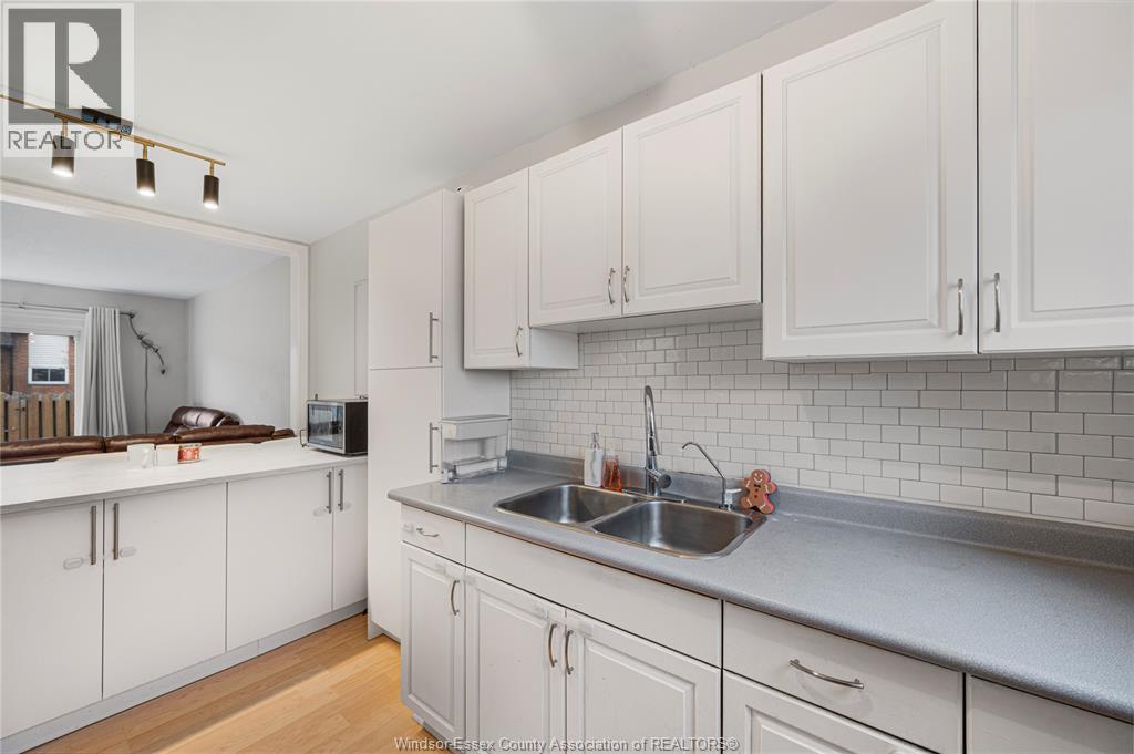 6384 Thornberry Crescent, Windsor, Ontario  N8T 3A2 - Photo 8 - 26000533