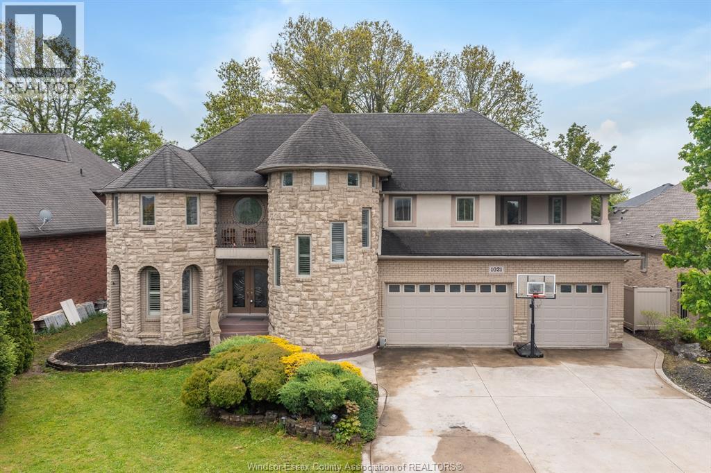 1021 CHELSEA PARKWAY, Lakeshore, Ontario