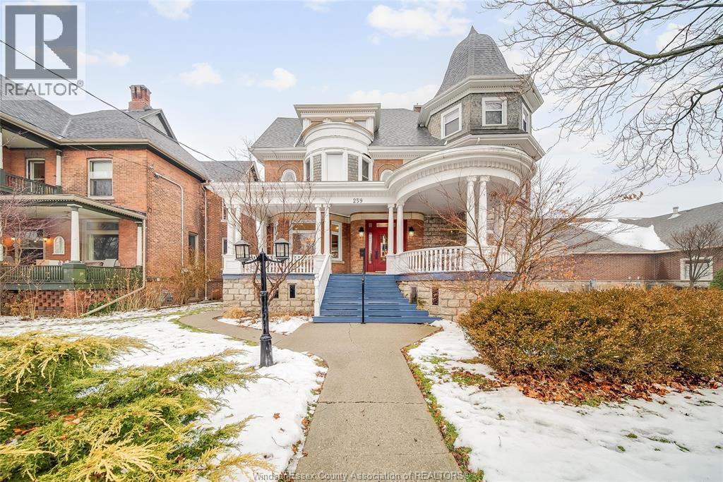 259 Wellington Street West, Chatham, Ontario  N7M 1J9 - Photo 2 - 26000207