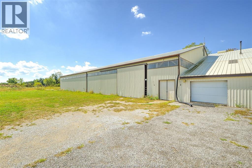 6400 Walker, Tecumseh, Ontario  N0R 1L0 - Photo 3 - 26000581