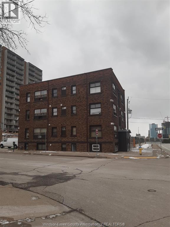 147 Janette Avenue, Windsor, Ontario  N9A 4Y7 - Photo 3 - 26000548