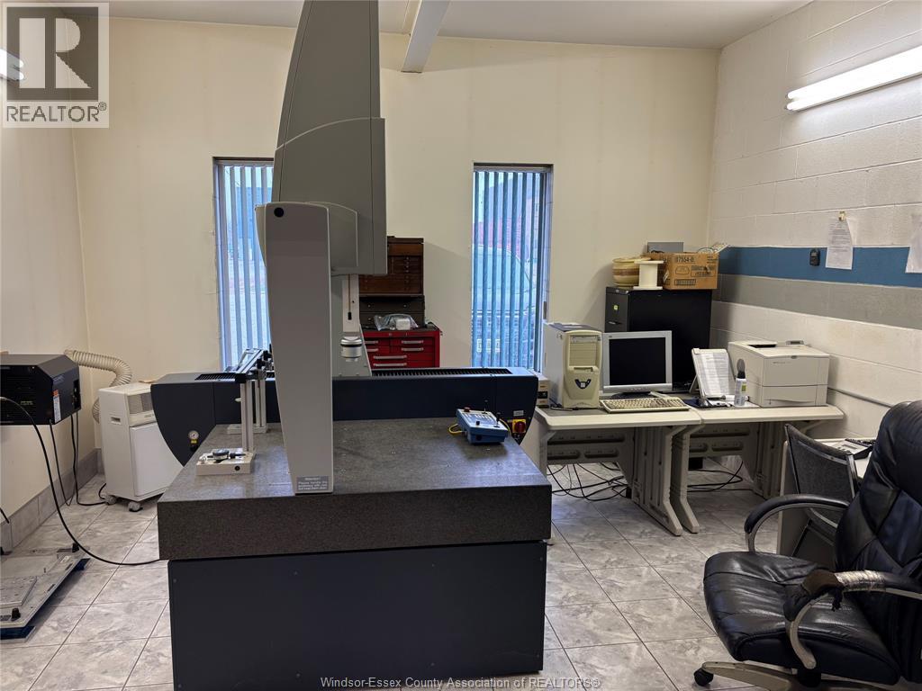 2105 Astor Crescent, Tecumseh, Ontario  N0R 1L0 - Photo 4 - 26000599