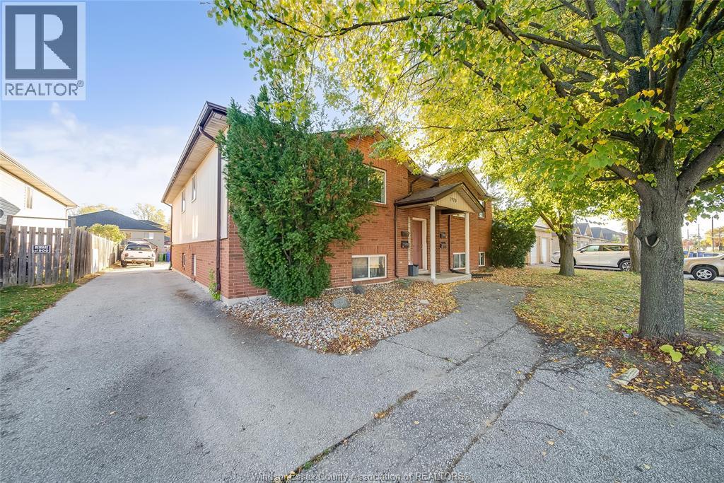 1970 Daytona, Windsor, Ontario  N9B 3V7 - Photo 2 - 26000879