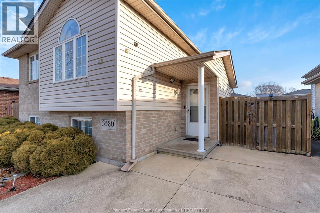 3580 Klondike Avenue, Windsor, Ontario  N8W 5T2 - Photo 2 - 26000655