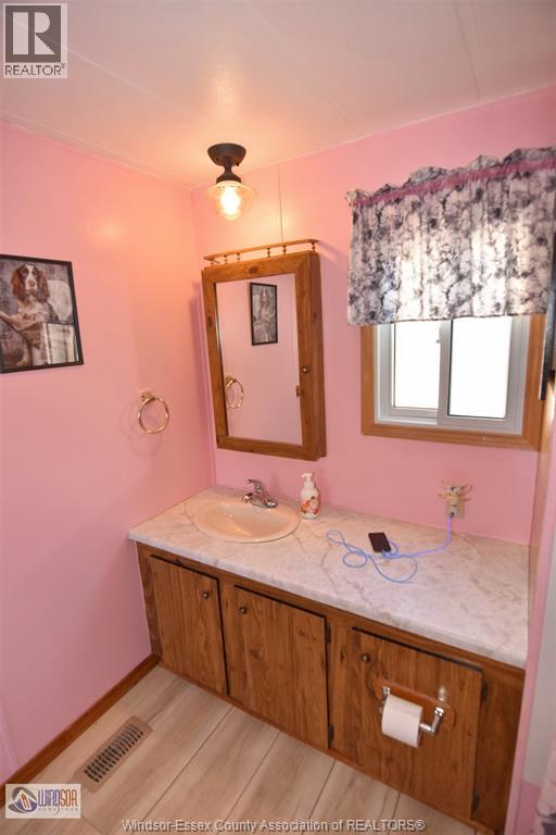 372 Regent Court, Essex, Ontario  N8M 2Z2 - Photo 28 - 26000955