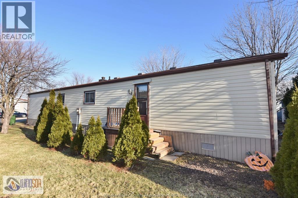 372 Regent Court, Essex, Ontario  N8M 2Z2 - Photo 9 - 26000955