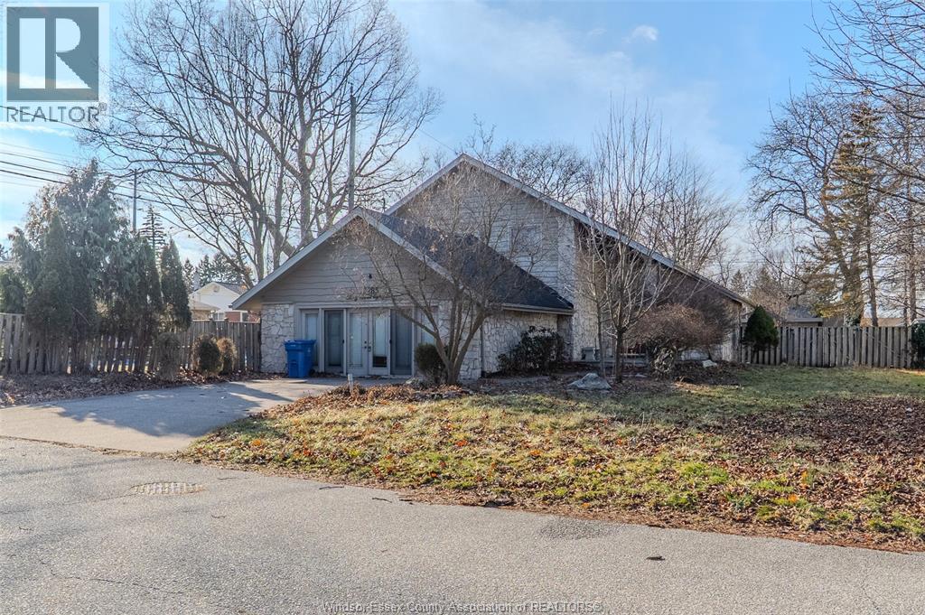 3785 Wilcox Avenue, Windsor, Ontario  N9E 3L1 - Photo 3 - 26000882