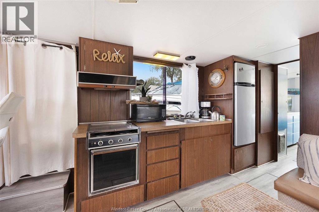 100 Jackson Street, Colchester, Ontario  N0R 1G0 - Photo 14 - 26000981