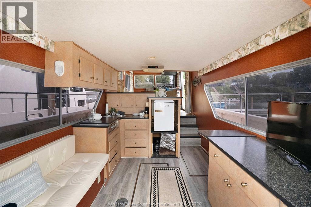 100 Jackson Street, Colchester, Ontario  N0R 1G0 - Photo 23 - 26000981