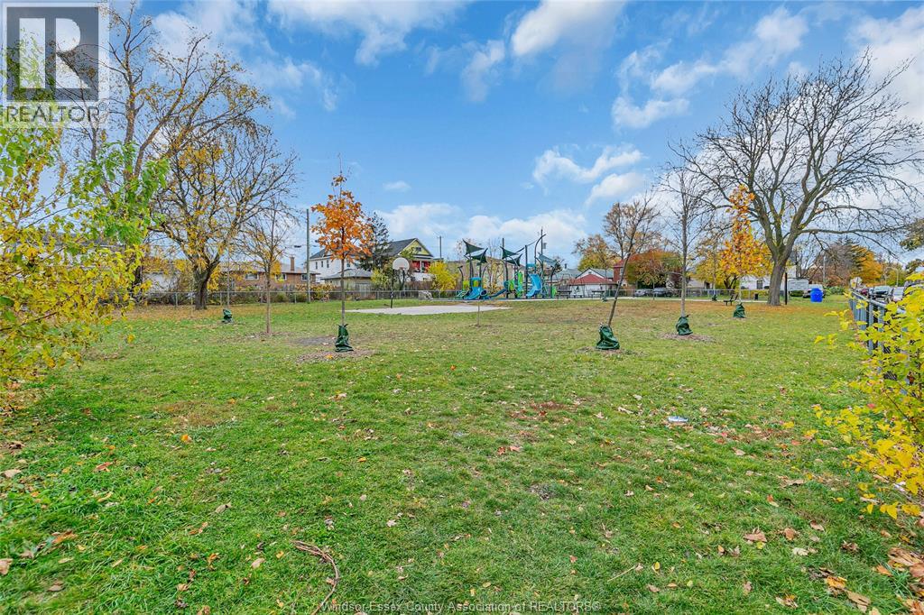 1107 University Avenue East, Windsor, Ontario  N9A 3A5 - Photo 3 - 26000998