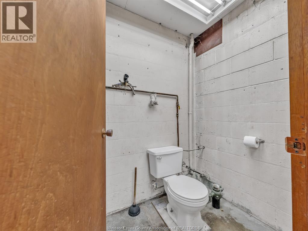 465 Front Road North, Amherstburg, Ontario  N9V 2V5 - Photo 10 - 26001010