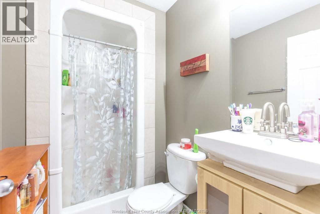 700 Bridge Avenue Unit# Per Room, Windsor, Ontario  N9B 2M6 - Photo 9 - 26001131