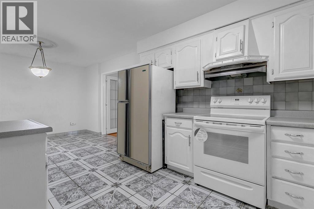 3818 Woodward, Windsor, Ontario  N8W 2Z3 - Photo 21 - 26000380