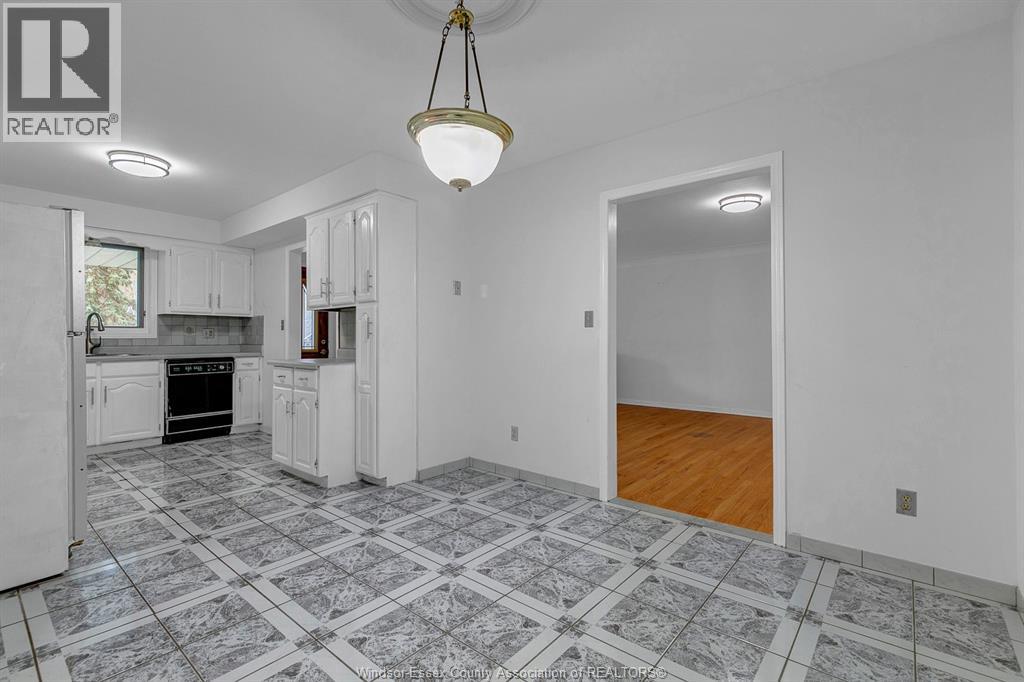 3818 Woodward, Windsor, Ontario  N8W 2Z3 - Photo 22 - 26000380