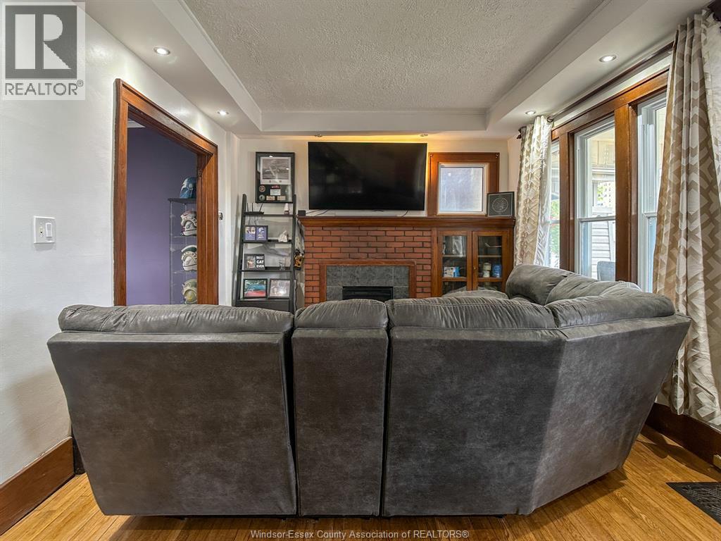 909 Pelissier, Windsor, Ontario  N9A 4L6 - Photo 8 - 26001129