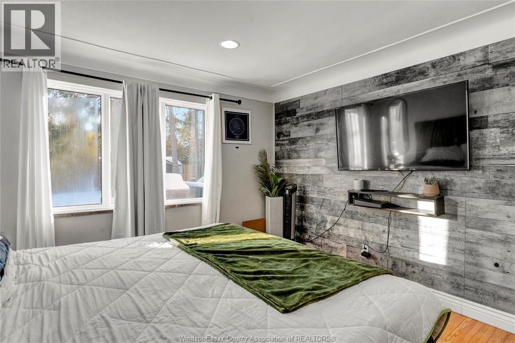 805 Roselawn, Windsor, Ontario  N9E 2B3 - Photo 11 - 26001521