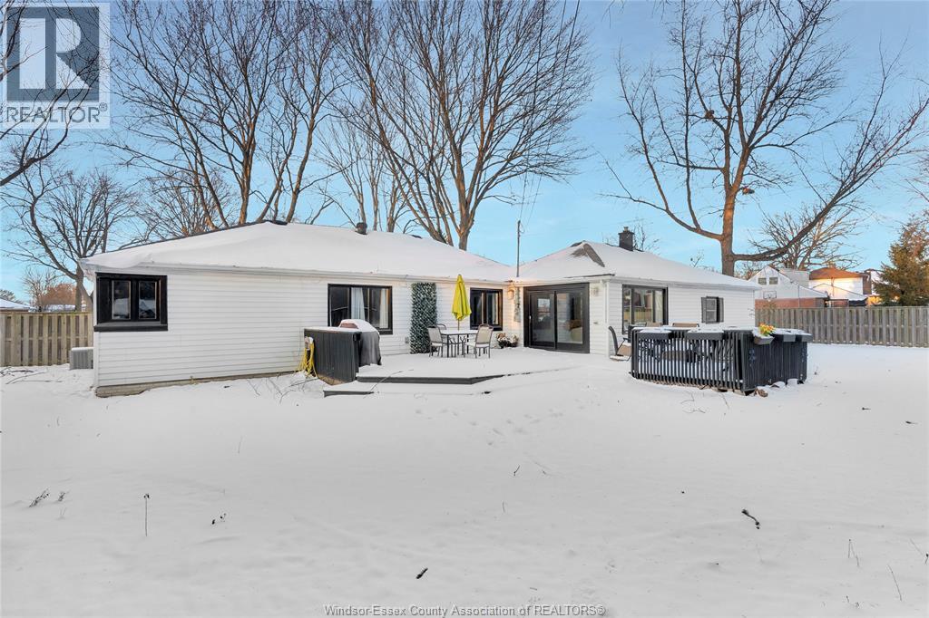 805 Roselawn, Windsor, Ontario  N9E 2B3 - Photo 22 - 26001521