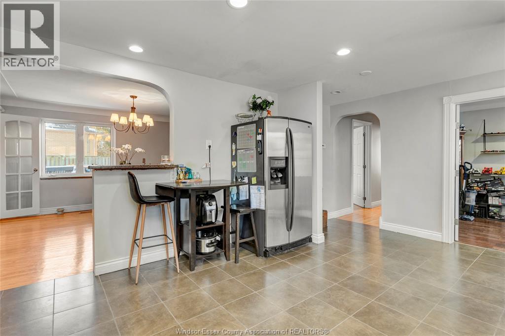 805 Roselawn, Windsor, Ontario  N9E 2B3 - Photo 6 - 26001521