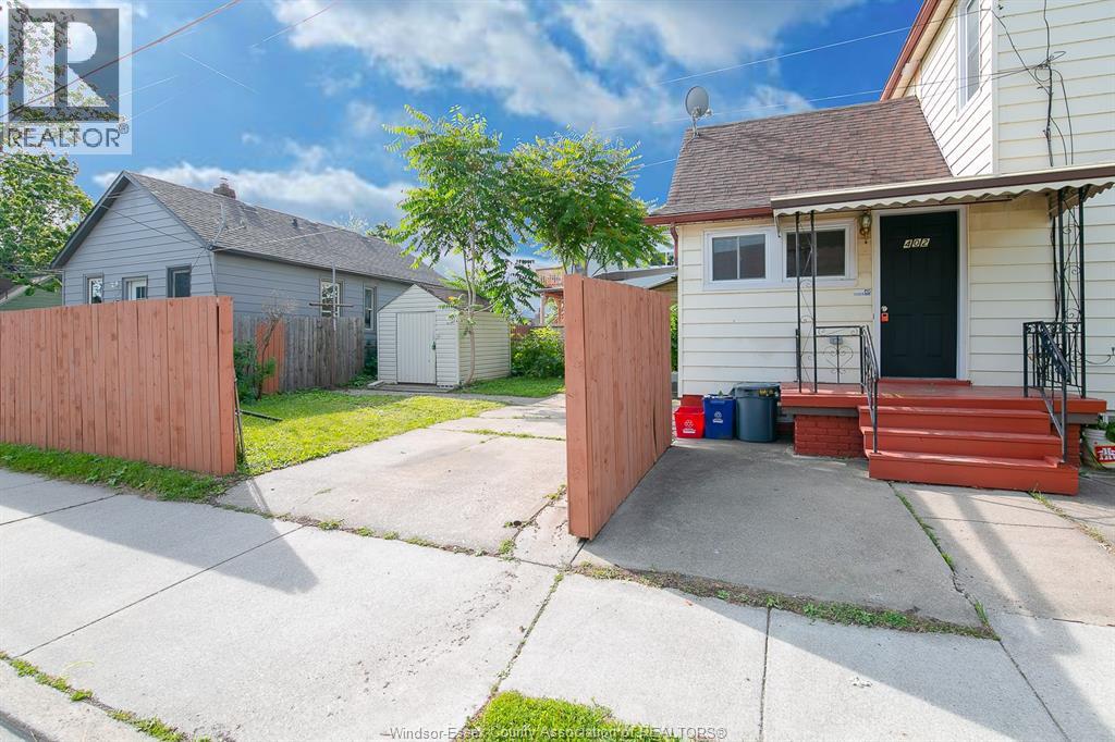 402 Aylmer Avenue, Windsor, Ontario  N9A 1T6 - Photo 3 - 26001720