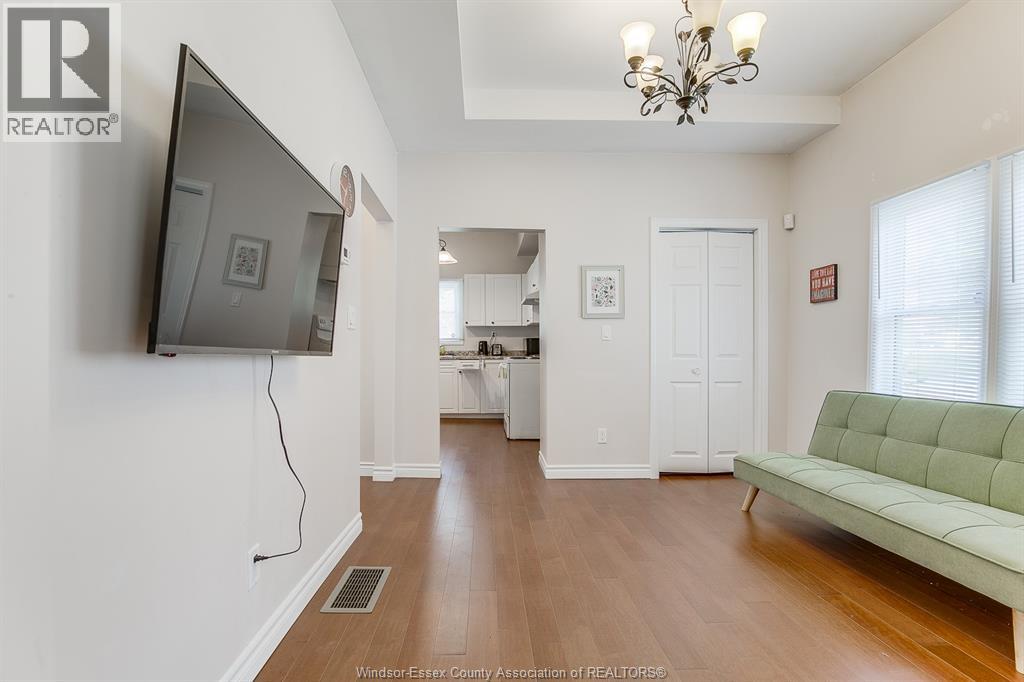 402 Aylmer Avenue, Windsor, Ontario  N9A 1T6 - Photo 4 - 26001720