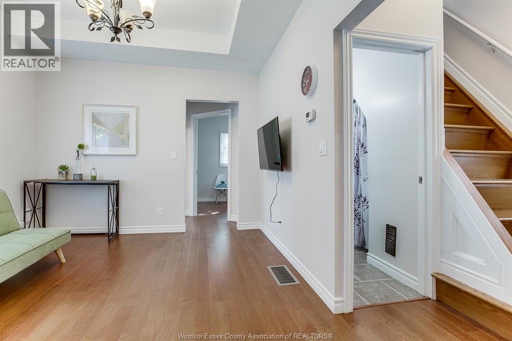 402 Aylmer Avenue, Windsor, Ontario  N9A 1T6 - Photo 5 - 26001720