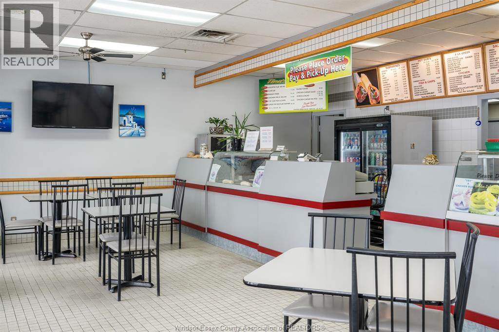 11897 Tecumseh Road East, Tecumseh, Ontario  N8N 1L8 - Photo 14 - 26001653