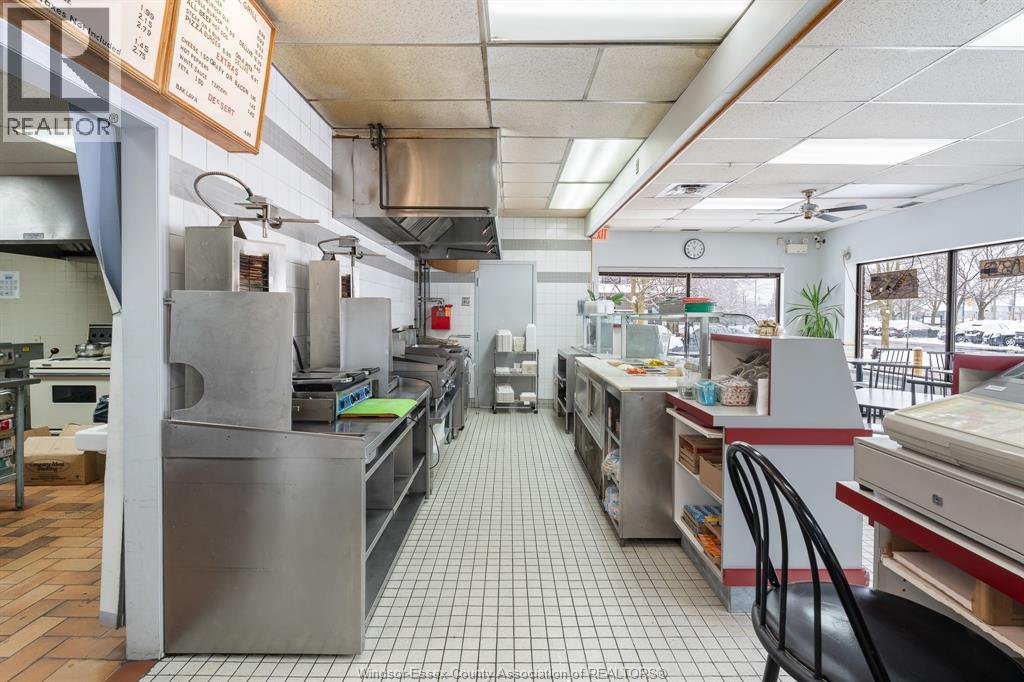 11897 Tecumseh Road East, Tecumseh, Ontario  N8N 1L8 - Photo 15 - 26001653