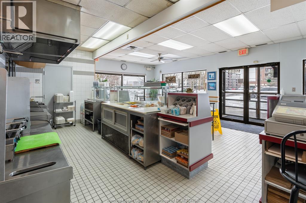 11897 Tecumseh Road East, Tecumseh, Ontario  N8N 1L8 - Photo 22 - 26001653