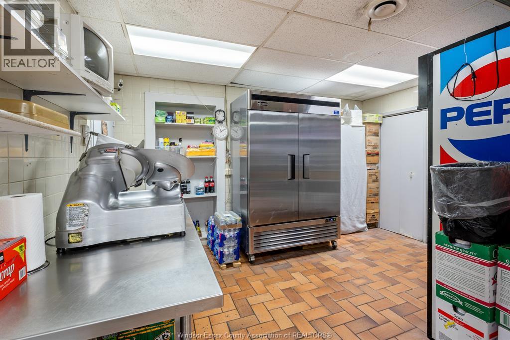 11897 Tecumseh Road East, Tecumseh, Ontario  N8N 1L8 - Photo 23 - 26001653