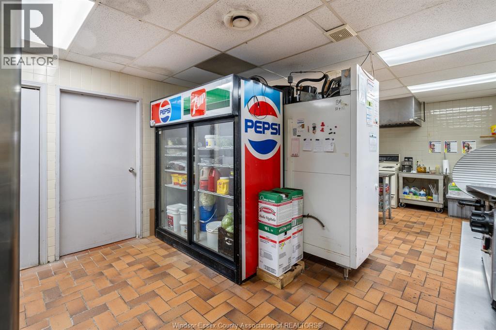 11897 Tecumseh Road East, Tecumseh, Ontario  N8N 1L8 - Photo 25 - 26001653